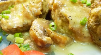 Картофель тушеный с грибами и кабачками