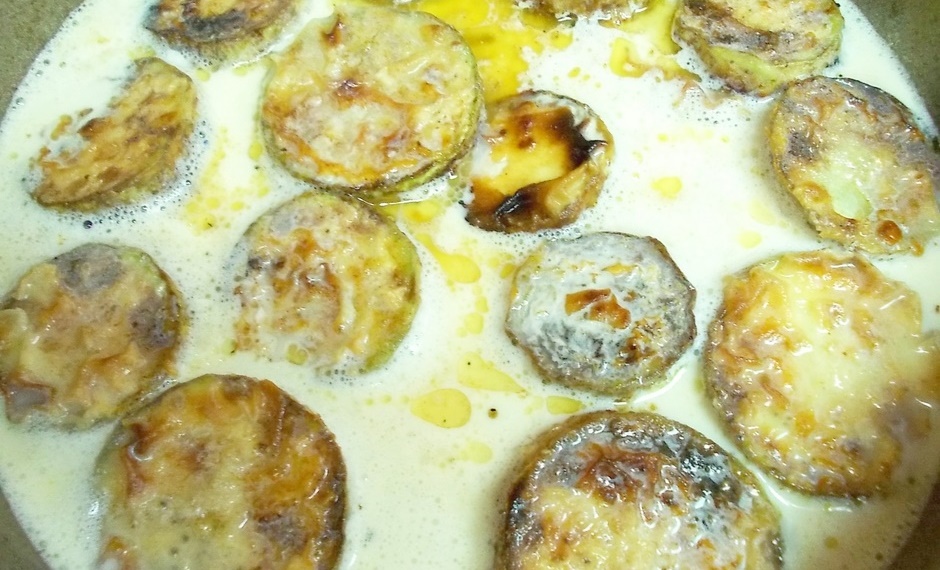 Картофель тушеный с грибами и кабачками
